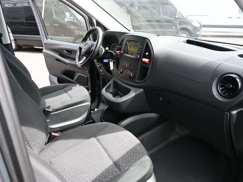 Used 2023 Mercedes-Benz Metris image 19