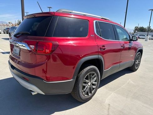 Used 2019 GMC Acadia SLT FWD image 2