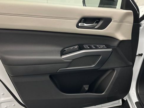 New 2026 Nissan Pathfinder SL AWD/4WD image 14