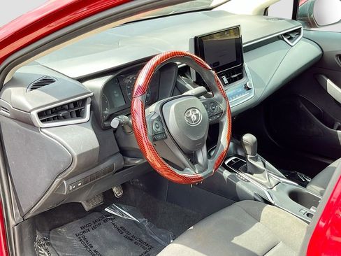 Used 2023 Toyota Corolla LE image 9