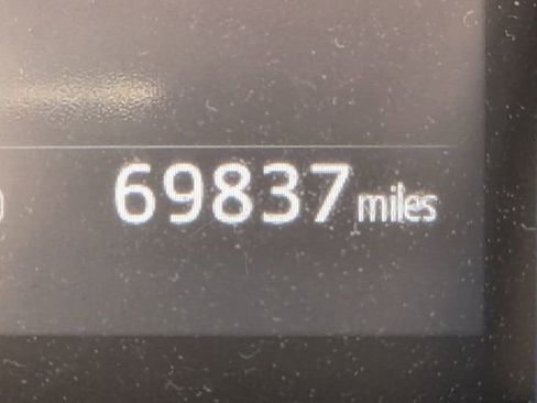 Used 2020 Toyota Camry L image 20