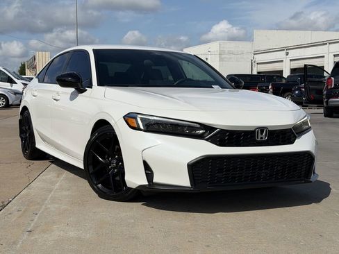 Used 2025 Honda Civic Sport image 2
