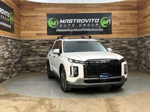 Used 2023 Hyundai Palisade SEL w/ Premium Package AWD/4WD image 2