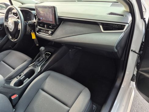 Used 2024 Toyota Corolla LE FWD image 32