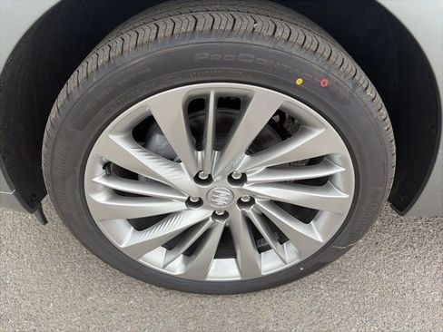 New 2026 Buick Envision Avenir image 10