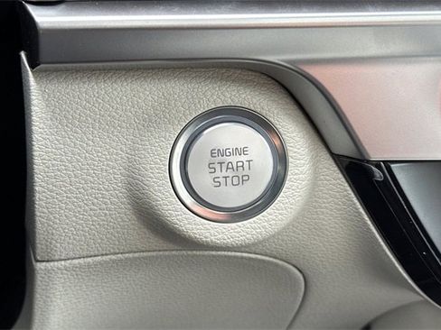 New 2025 Kia Telluride S image 28