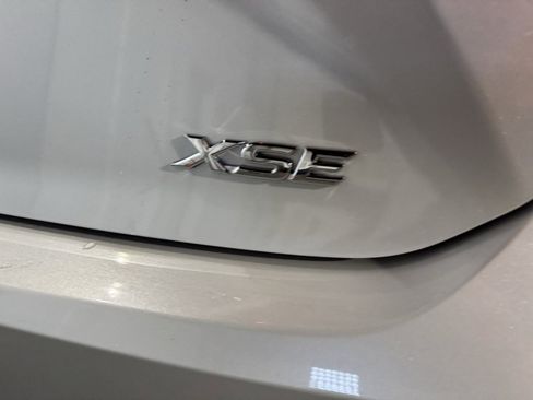 New 2025 Toyota Camry Hybrid image 19