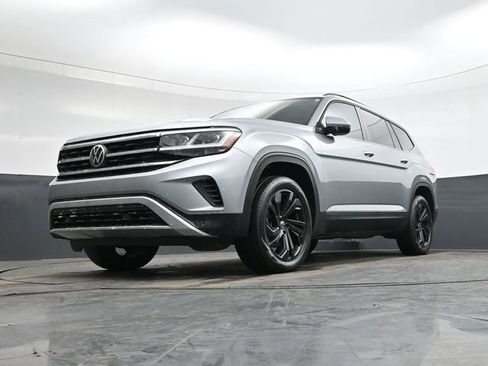 Used 2022 Volkswagen Atlas SE w/ Black Wheel Package image 33