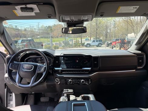 Used 2022 GMC Sierra 1500 SLT w/ SLT Premium Package image 19