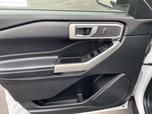 Used 2021 Ford Explorer XLT w/ Equipment Group 202A image 15