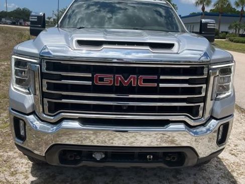 Used 2022 GMC Sierra 2500 SLT w/ SLT Premium Package AWD/4WD image 2