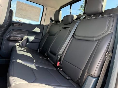 New 2025 Ford Maverick Lariat w/ Black Appearance Package AWD/4WD image 35
