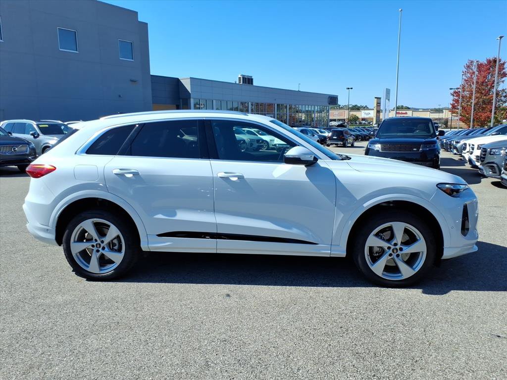 Used 2026 Audi Q5 Premium Plus AWD/4WD image 2