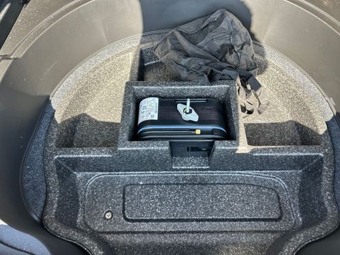 Used 2015 Jeep Cherokee Sport w/ Sport Appearance Group FWD image 36
