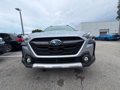 Used 2025 Subaru Outback Limited AWD/4WD image 5
