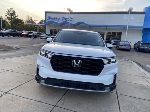 Used 2025 Honda Pilot EX-L image 3