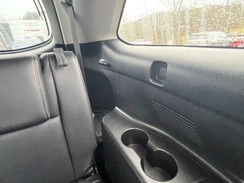 Used 2017 Toyota Highlander Limited image 23