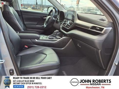 Used 2021 Toyota Highlander XLE image 21