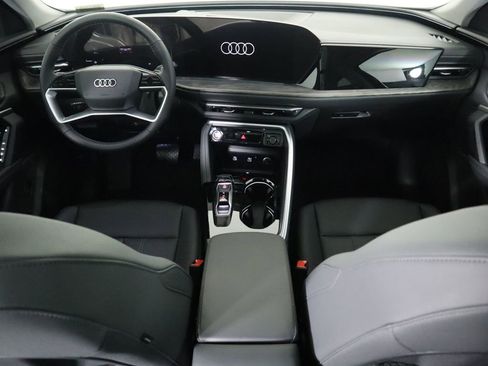 Used 2025 Audi Q5 Premium w/ Convenience Package image 14