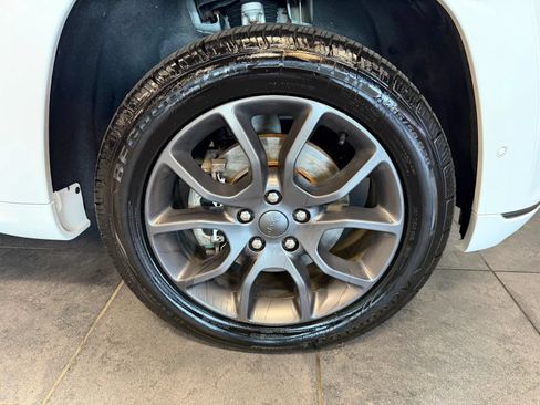Used 2021 Jeep Grand Cherokee High Altitude AWD/4WD image 24
