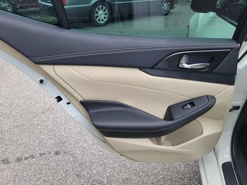 Used 2021 Nissan Maxima Platinum w/ Sport Mat Group FWD image 12