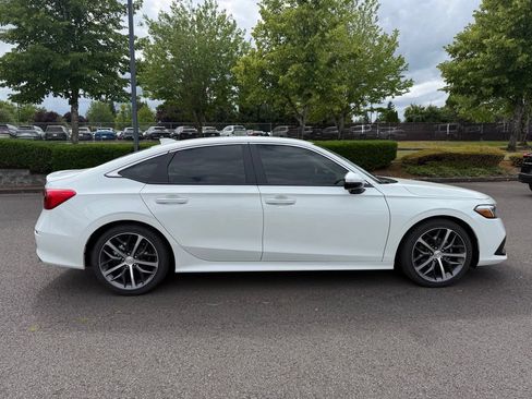Used 2024 Honda Civic Touring image 8