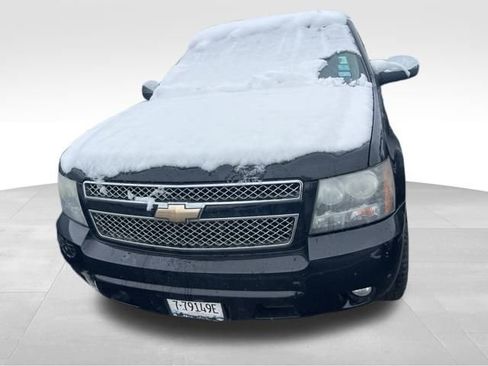 Used 2011 Chevrolet Tahoe LTZ image 3