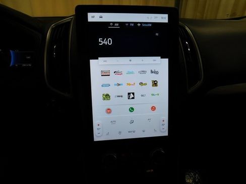 Used 2024 Ford Edge SEL image 25