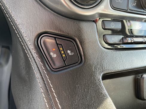 Used 2020 Chevrolet Tahoe LT w/ Luxury Package image 33