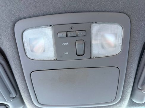 Used 2006 Toyota Highlander 4WD Hybrid image 22
