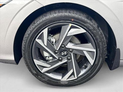 New 2025 Hyundai Elantra SEL image 10