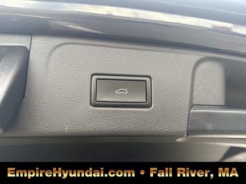 Used 2021 Volkswagen Atlas SEL R-Line image 8