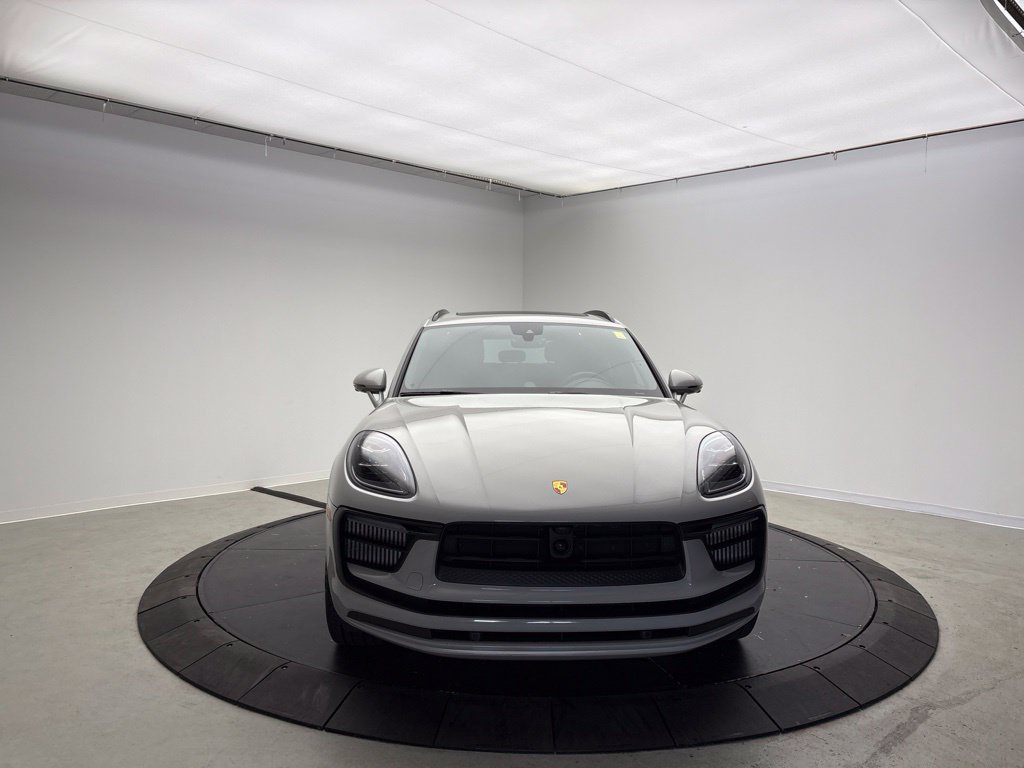 Certified 2023 Porsche Macan S AWD/4WD image 9