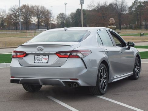 Used 2023 Toyota Camry SE image 16