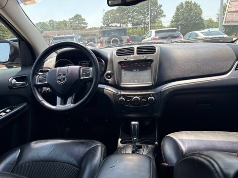Used 2015 Dodge Journey Crossroad w/ Flexible Seating Group FWD image 9