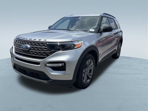 Certified 2024 Ford Explorer XLT w/ Equipment Group 202A AWD/4WD image 9