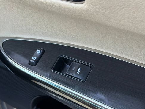 Used 2016 Toyota Avalon Limited FWD image 21