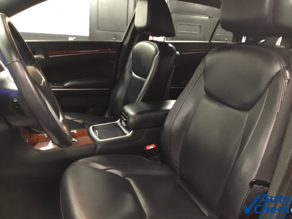 Used 2013 Chrysler 300 AWD w/ Driver Convenience Group image 25
