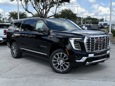 New 2026 GMC Yukon XL Denali w/ Sun & Power Step Package image 2
