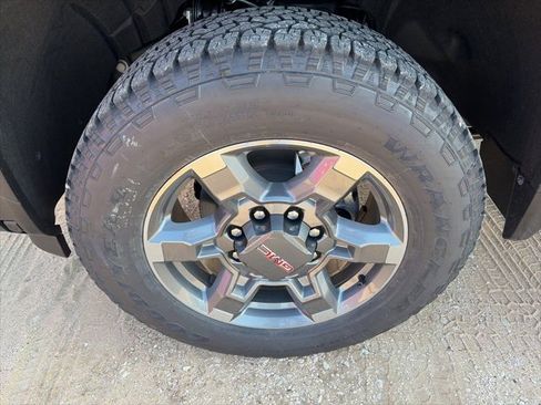 New 2026 GMC Sierra 2500 SLT w/ SLT Premium Package image 10