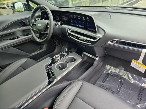 New 2026 Cadillac Lyriq Sport AWD/4WD image 10