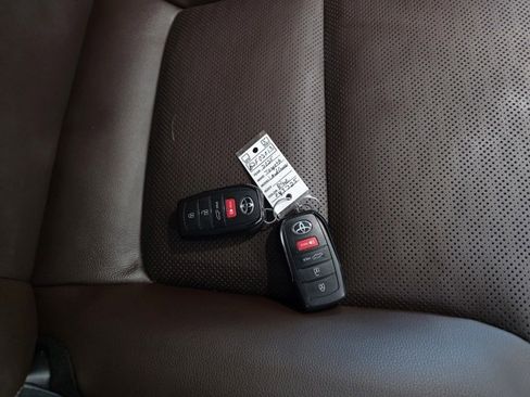 Used 2025 Toyota Land Cruiser image 9