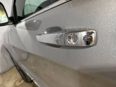 Used 2019 Jeep Grand Cherokee Limited AWD/4WD image 10