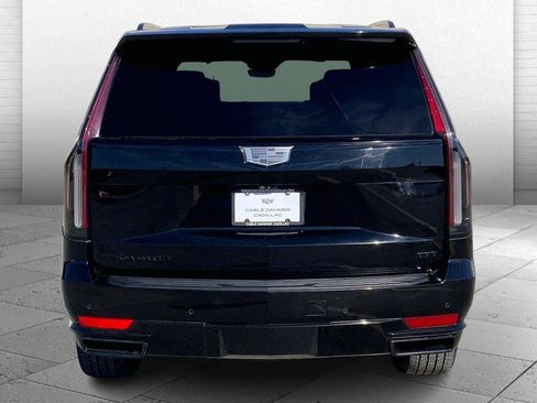 Used 2024 Cadillac Escalade Sport w/ LPO, ONYX Package image 3