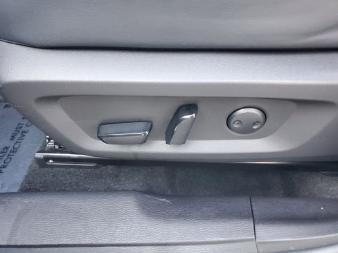 Used 2025 Mitsubishi Outlander SE image 12