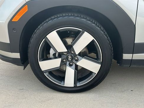 Certified 2024 Hyundai Santa Fe Limited FWD image 7