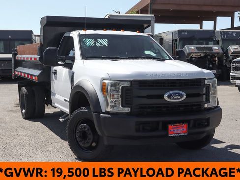 Used 2017 Ford F550 2WD Regular Cab Super Duty image 2