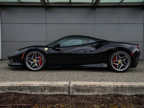 Used 2021 Ferrari F8 Tributo image 4