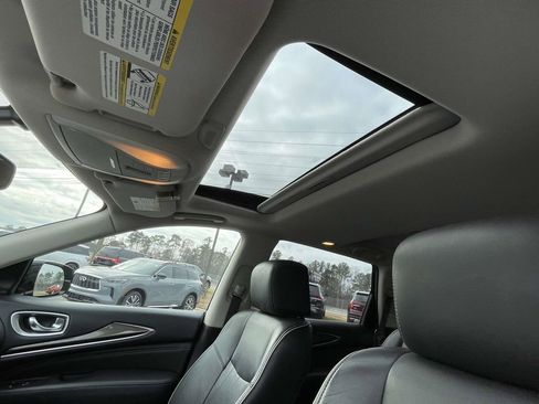 Used 2019 INFINITI QX60 Luxe w/ Essential Package image 16