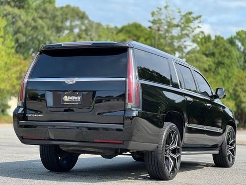 Used 2018 Cadillac Escalade ESV Luxury RWD image 5